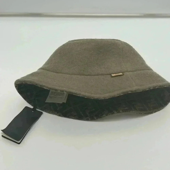 BNWT FENDI HAT FF Logo Wool Bucket Hat Large - Picture 6 of 12